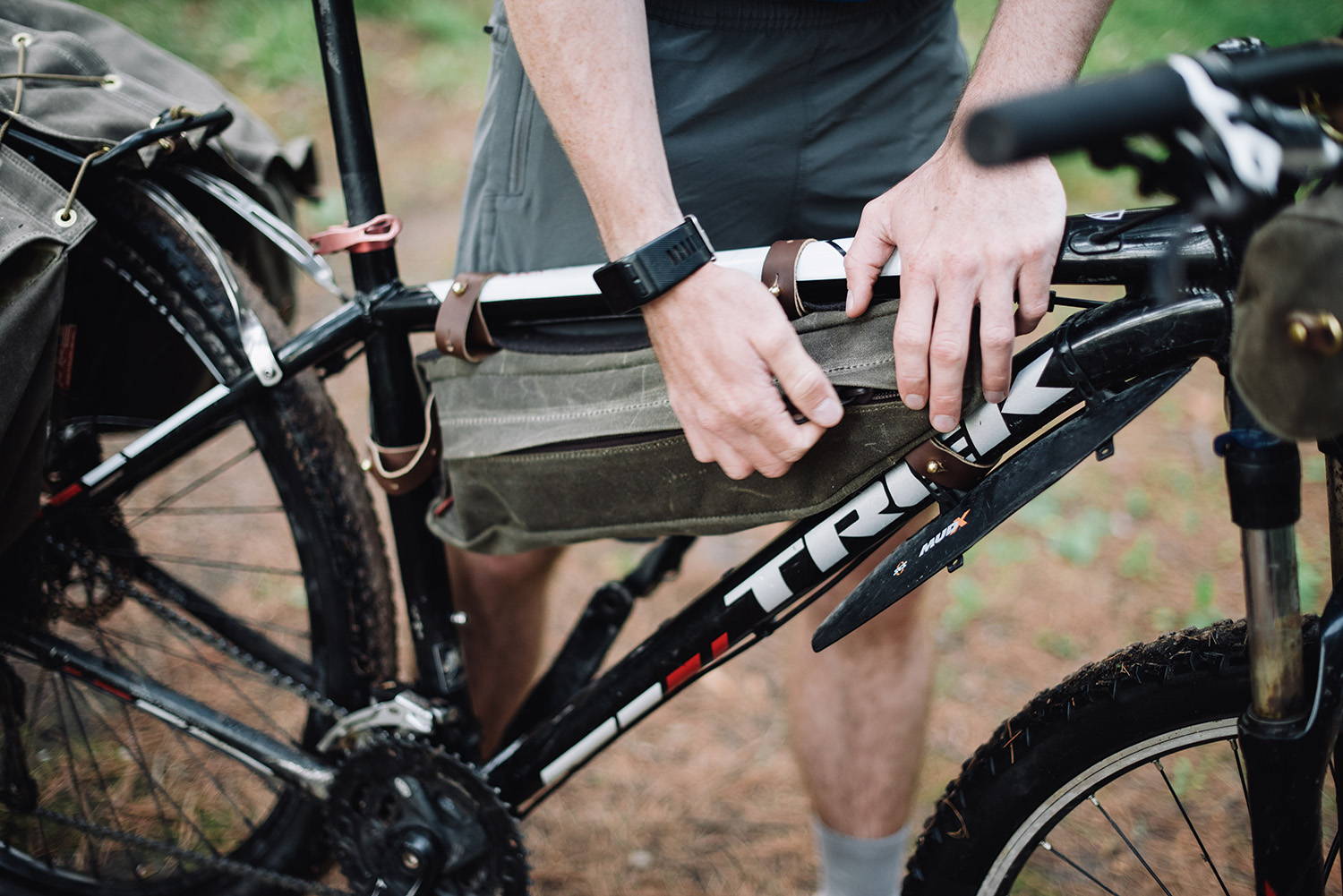 Frost river bike hotsell bags